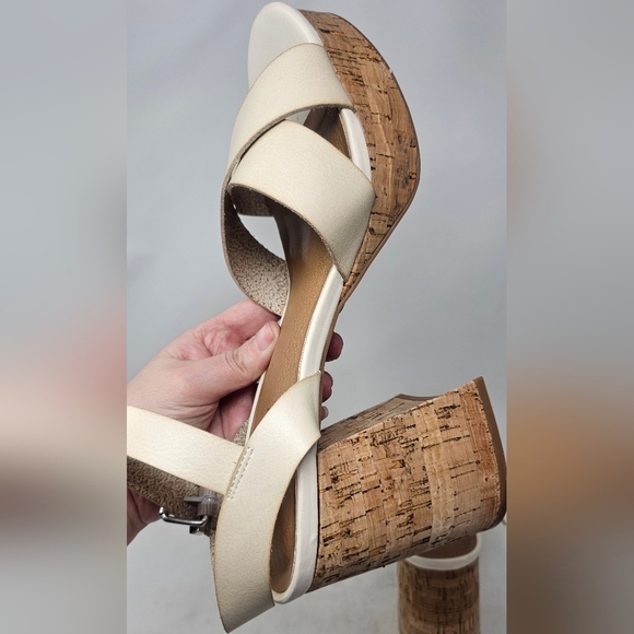 Lane Bryant Dream Cloud Cross-Front Faux Leather Platform Block Heel Beige 10.5W - Picture 5 of 16